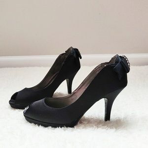 Fergalicious black heels. Size 7,5